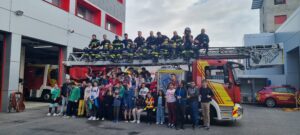 Colegio Los Álamos con los bomberos del parque 8 de Vallecas